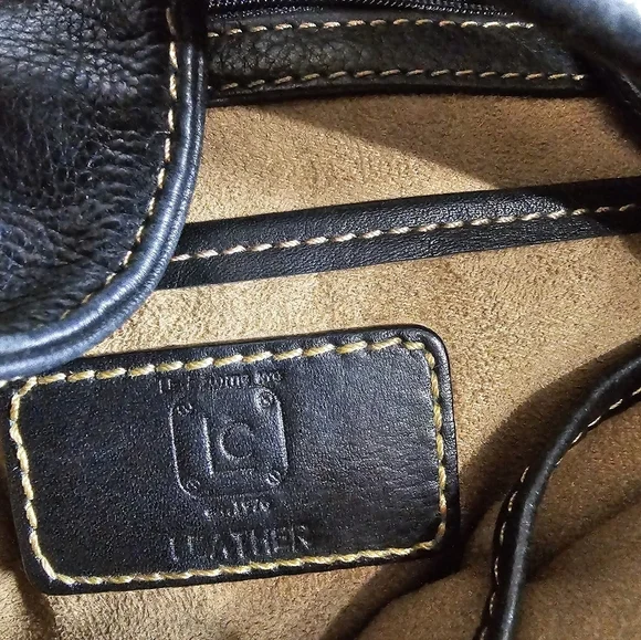 Lauren Conrad leather bag with removable strap - Picture 4 of 9